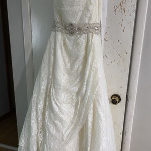 Brand new David’s Bridal wedding dress